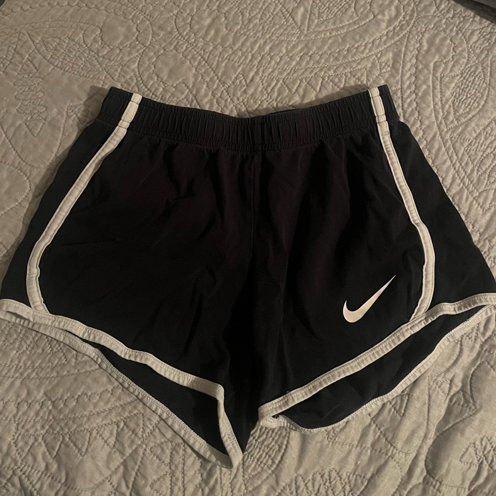 NIKE High Waisted Black Shorts